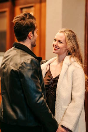 Aevum Nectere — Beziehungen - DE