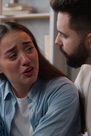 Comment Voir et Surmonter l’Abus Émotionnel en Couple